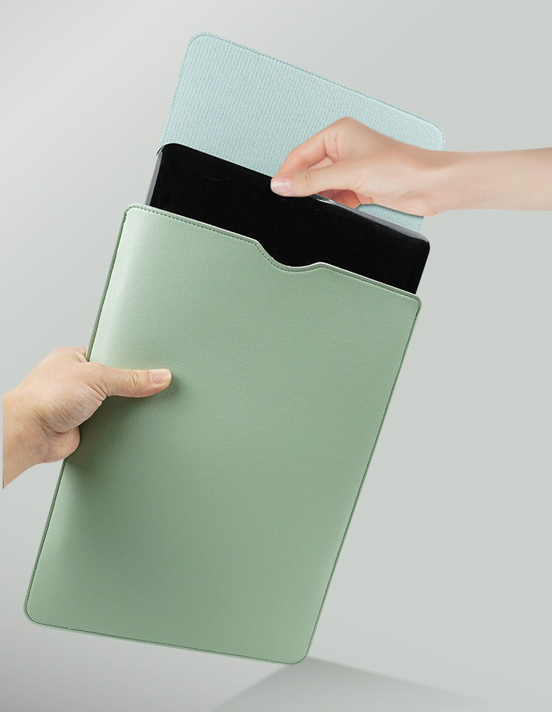 The Solyra™ Ultra Bag by Camel Mountain – 1.8L & 2L, Fits 14" & 16" Laptops
