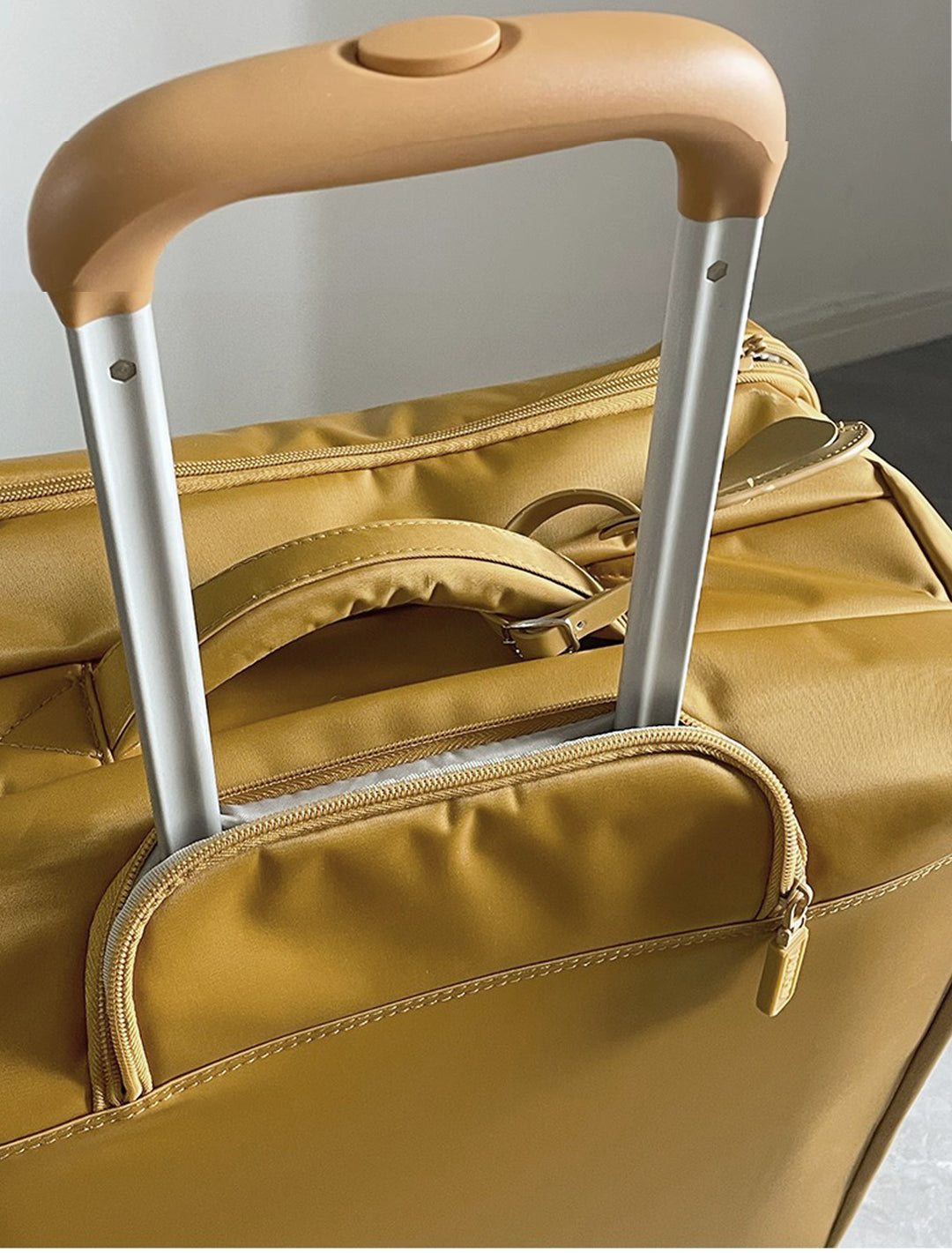 The Breakneck™ Edge Suitcase