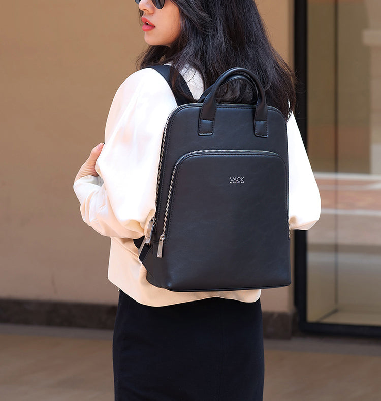 The Bustling™ Pro Backpack