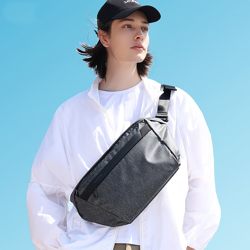 The Dame de Fantaisie Essentials Sling Bag
