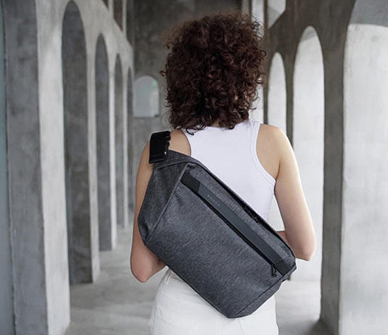 The Dame de Fantaisie Essentials Sling Bag