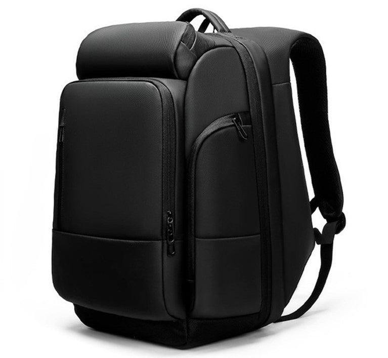 The Veloce™ Quantum Backpack